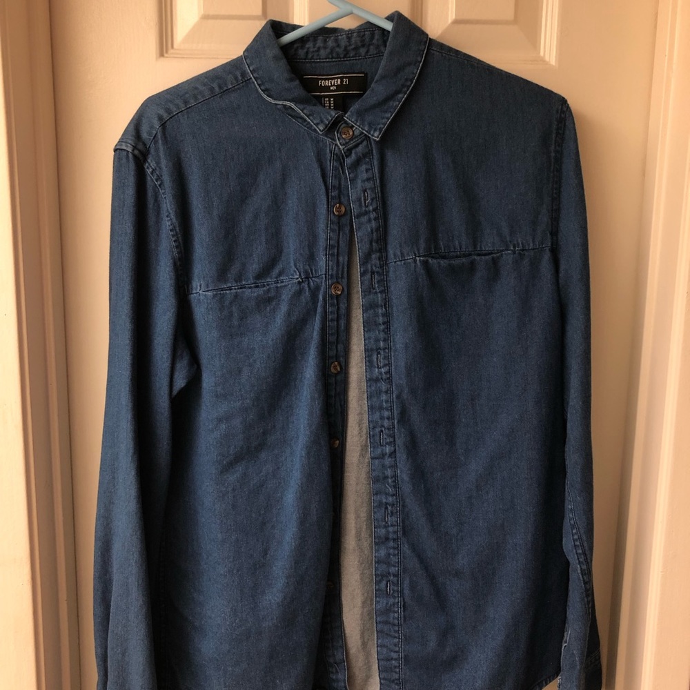 FOREVER 21 Buttoned Denim Shirt